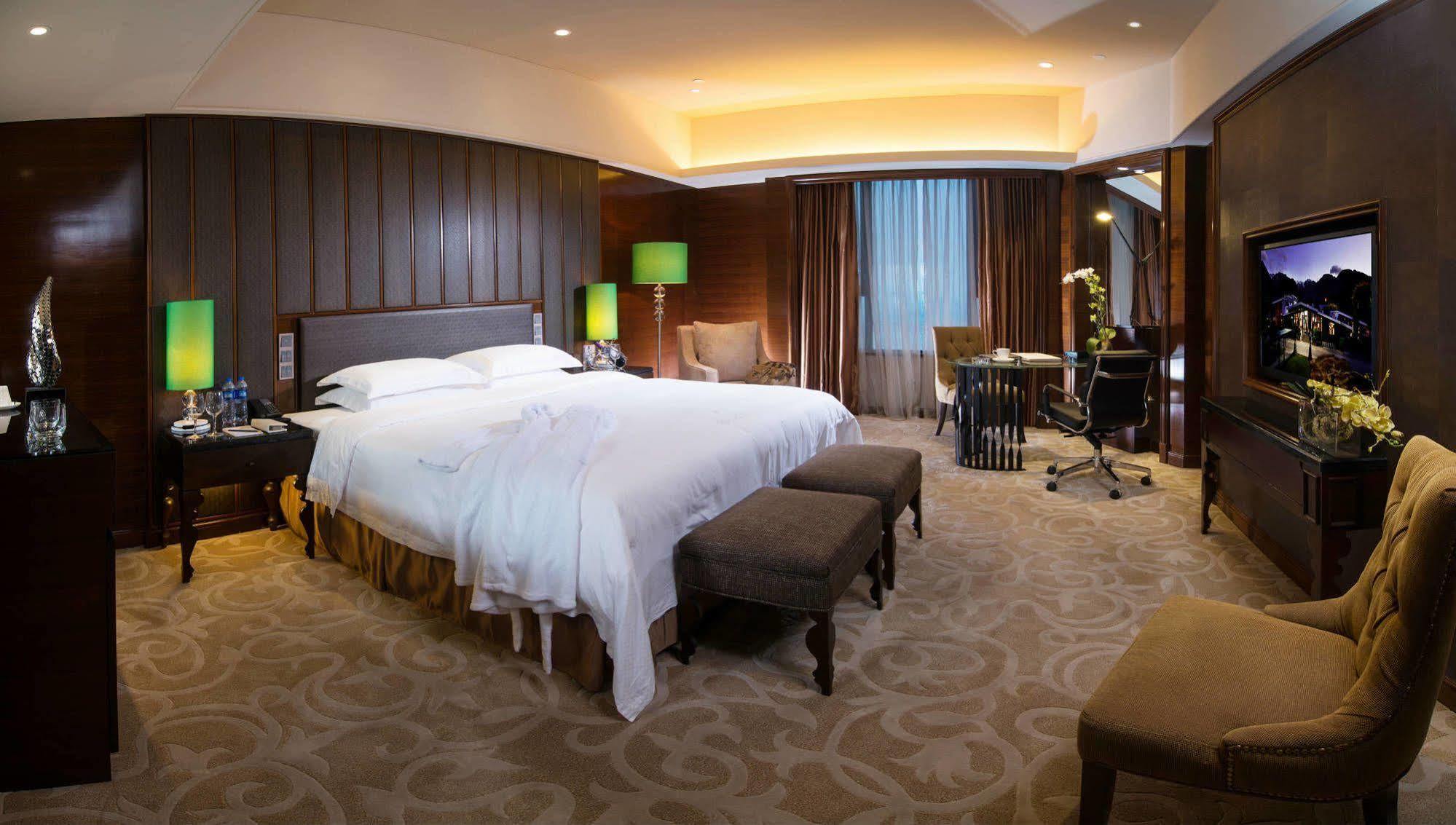 Malachite Hotel Dongguan Дунгуань Екстер'єр фото
