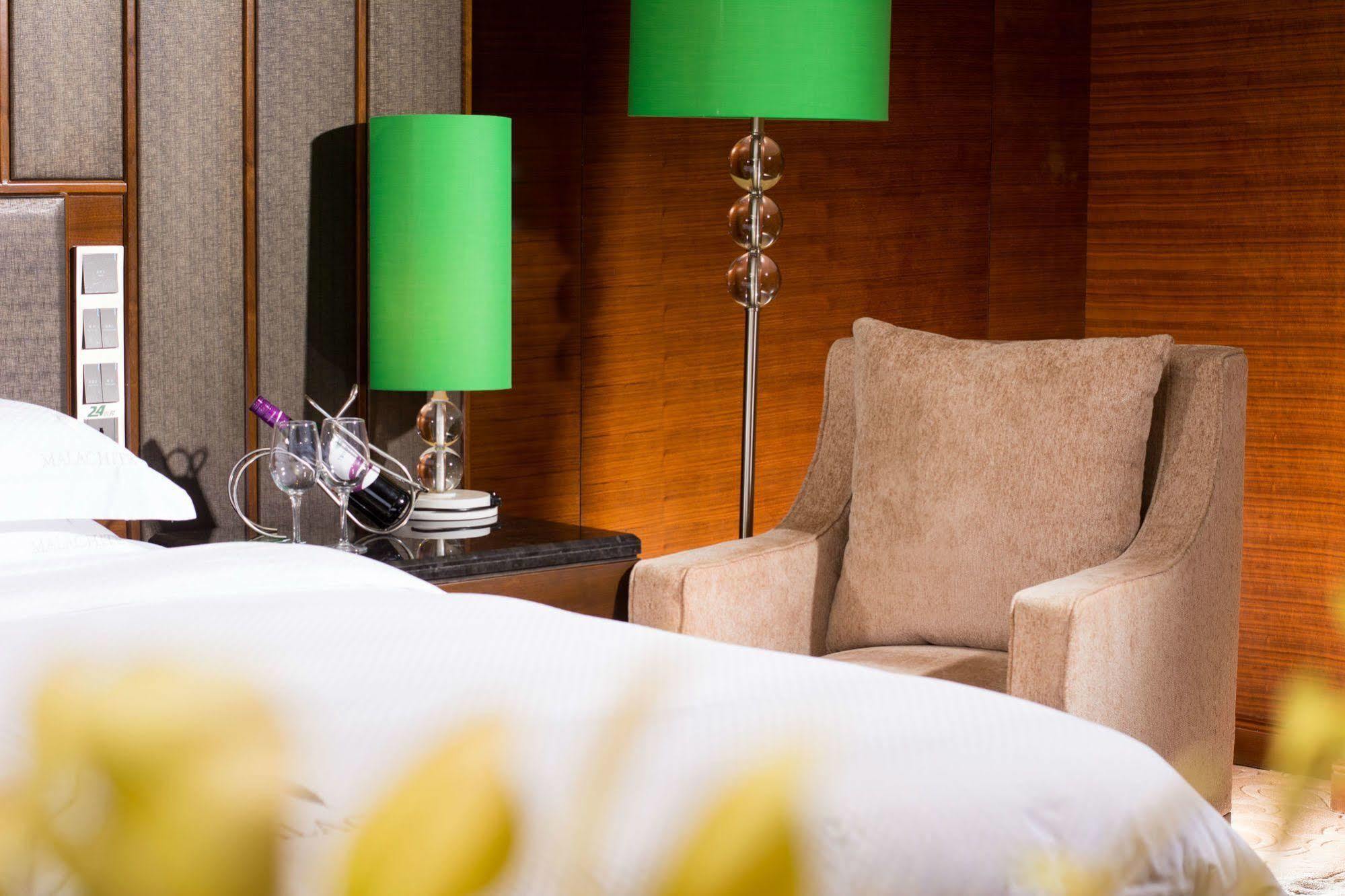 Malachite Hotel Dongguan Дунгуань Екстер'єр фото