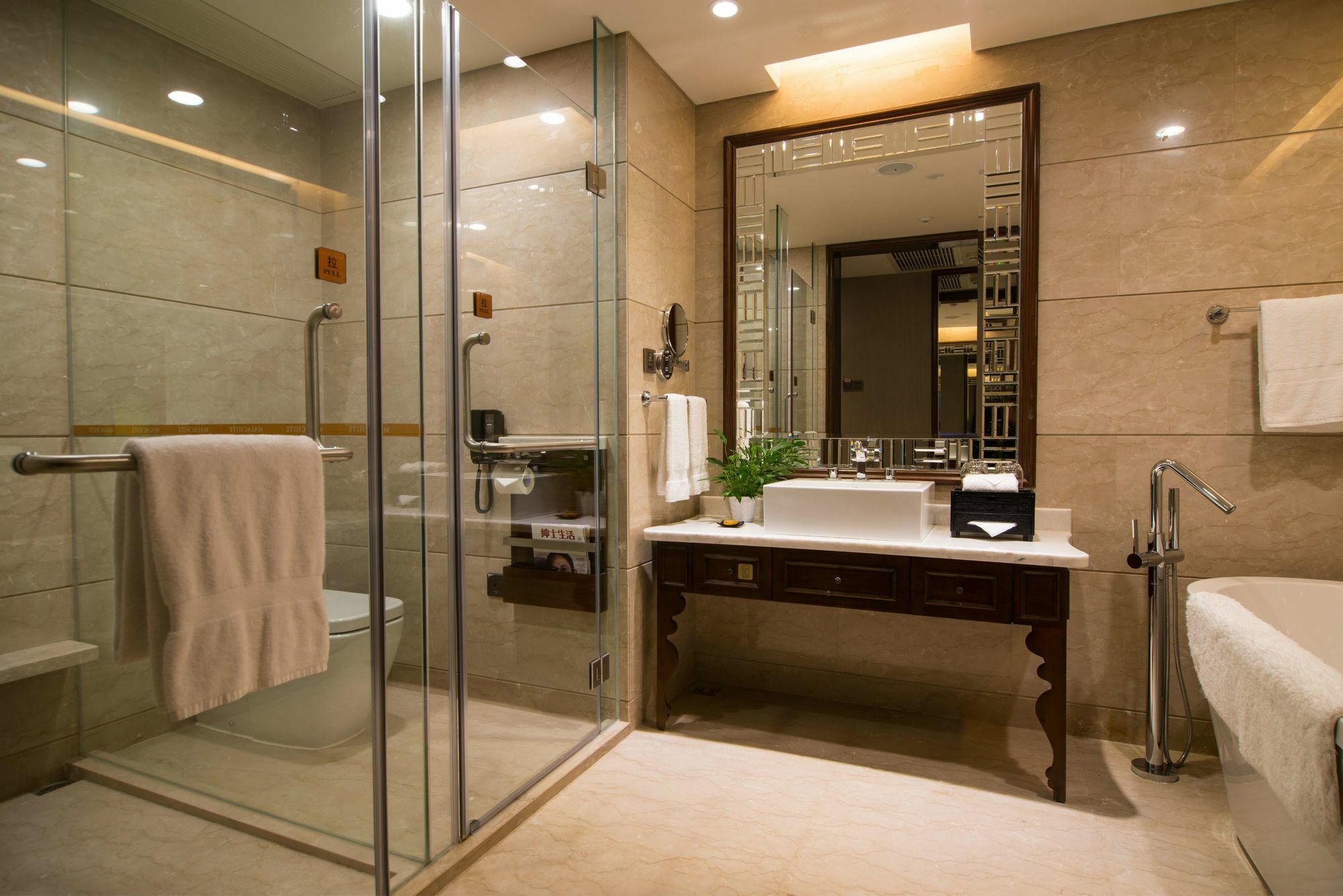 Malachite Hotel Dongguan Дунгуань Екстер'єр фото
